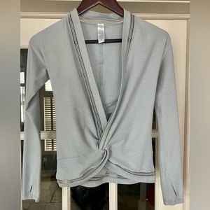 Ivivva by Lululemon. Shirt / pull over. Size 10. Excellent condition.